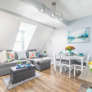 Appartement Newly Renovated - Modern 1br With Rooftop Terrace!, Ottawa